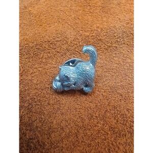 Cute Kitten Cat Playing with Yarn Ball Metal Enamel Lapel Pin Brooch Pewter?‎
